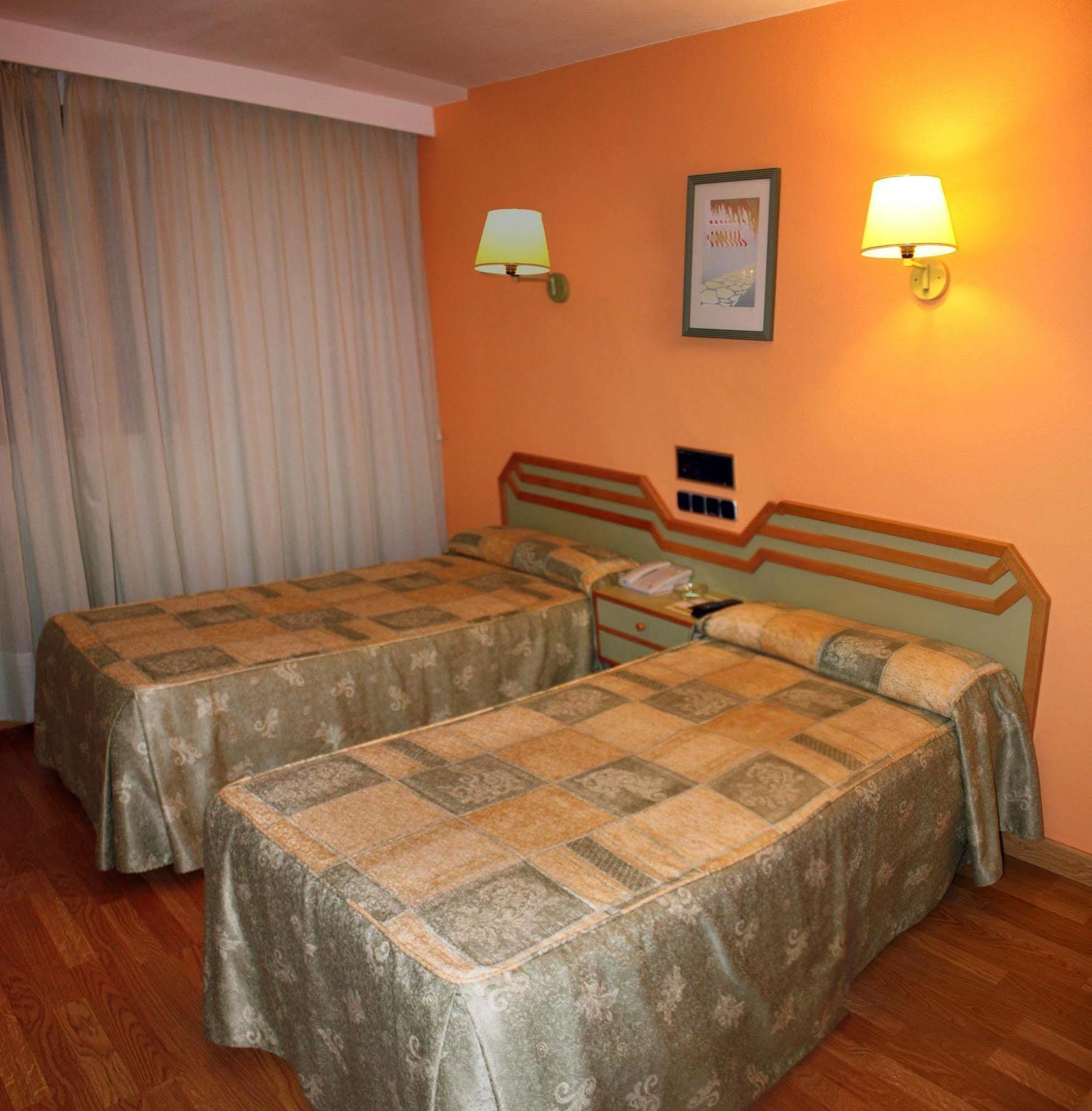 Hotel Torres 2*